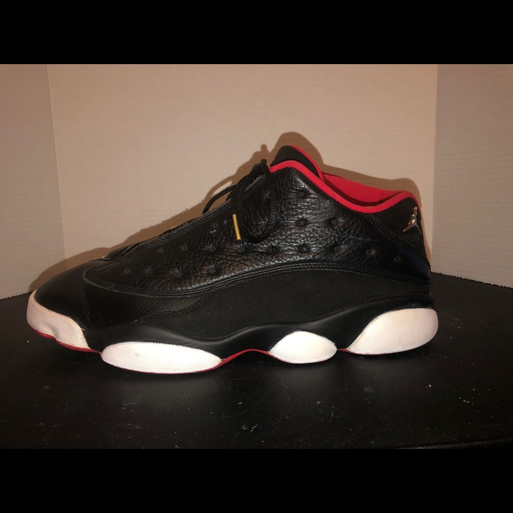 Jordan 13 Retro Low Bred, Good condition, missing one of the Jordan emblem